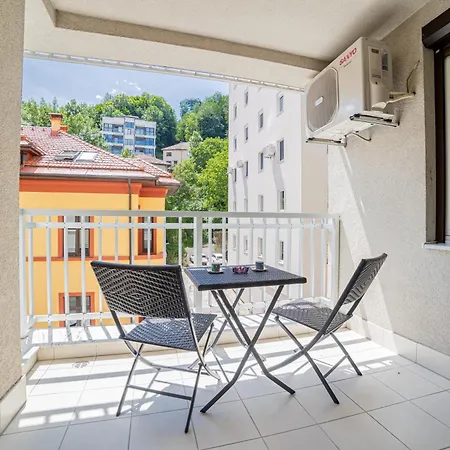 Skenderpasina Skyline 2-bedroom With Balcony