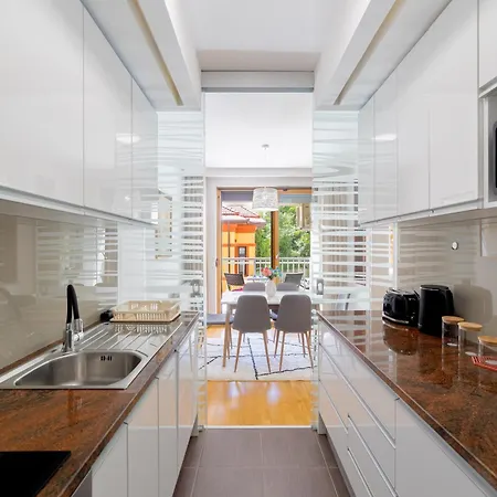 Skenderpasina Skyline 2-bedroom With Balcony Sarajevo