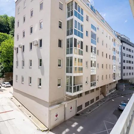 Appartement Skenderpasina Skyline 2-bedroom With Balcony