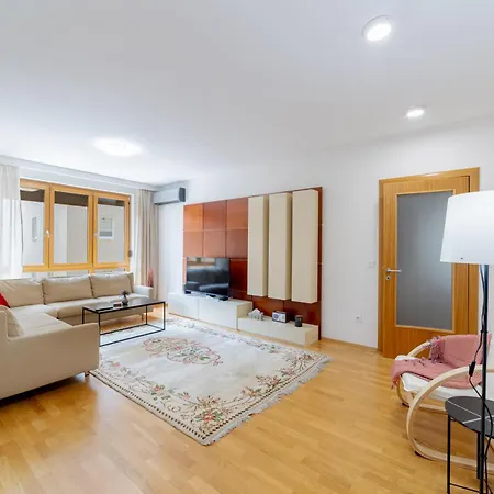 Skenderpasina Skyline 2-bedroom With Balcony Sarajevo
