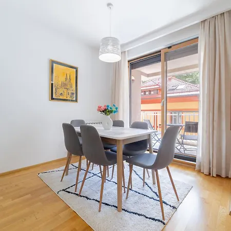 Skenderpasina Skyline 2-bedroom With Balcony