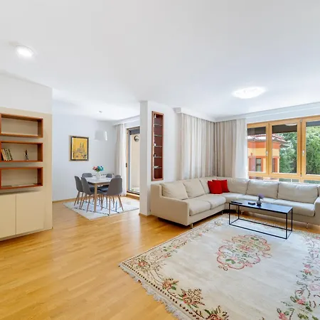 Skenderpasina Skyline 2-bedroom With Balcony * Sarajevo