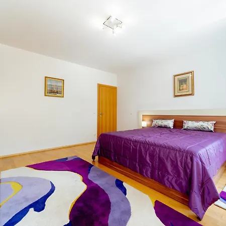 Skenderpasina Skyline 2-bedroom With Balcony Lejlighed *