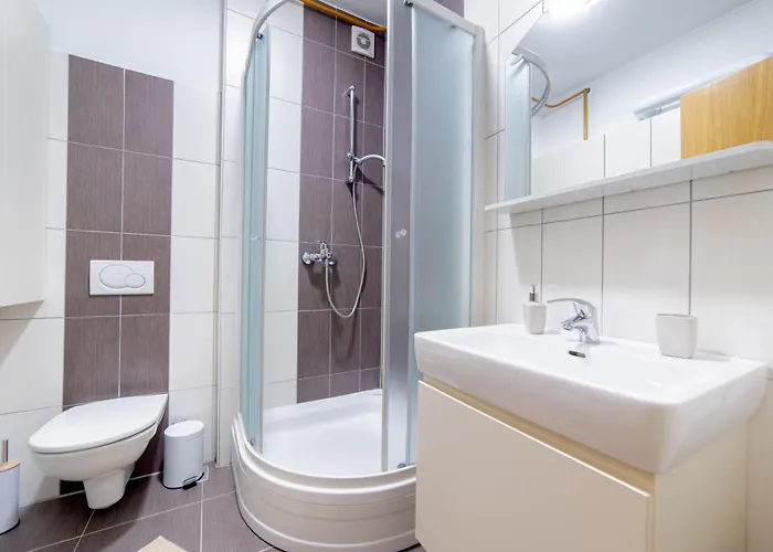 Apartament Skenderpasina Skyline 2-bedroom With Balcony