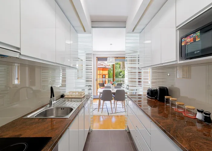 Skenderpasina Skyline 2-bedroom With Balcony Sarajewo