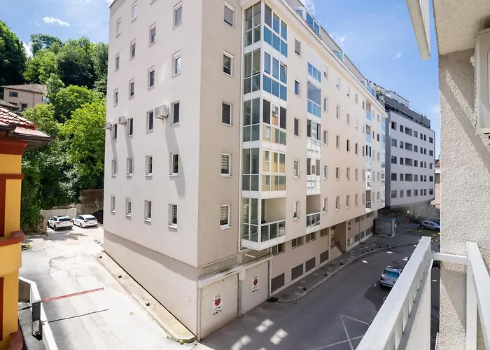 Lejlighed Skenderpasina Skyline 2-bedroom With Balcony