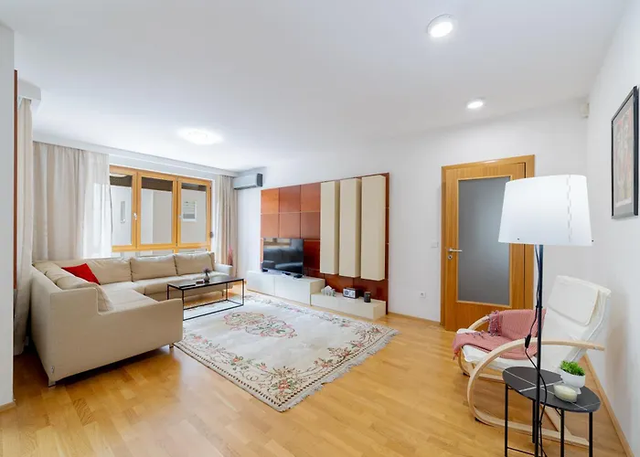 Skenderpasina Skyline 2-bedroom With Balcony Sarajewo