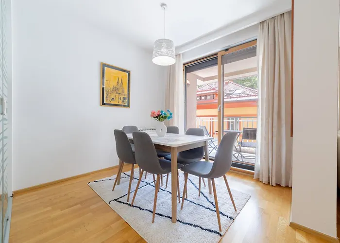 Skenderpasina Skyline 2-bedroom With Balcony